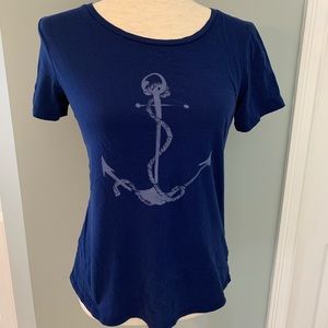 Navy blue anchor Old Navy t-shirt